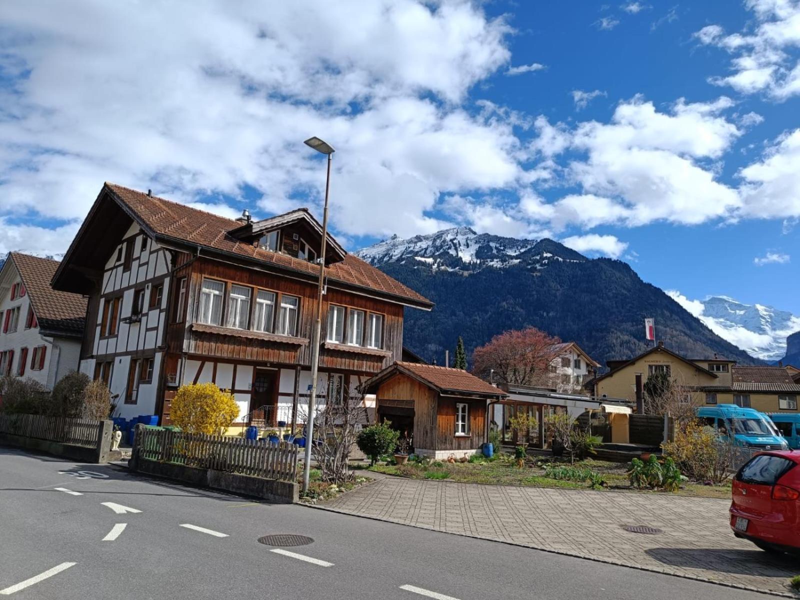 Fine&Pine Center Apartment Matten bei Interlaken Exterior foto